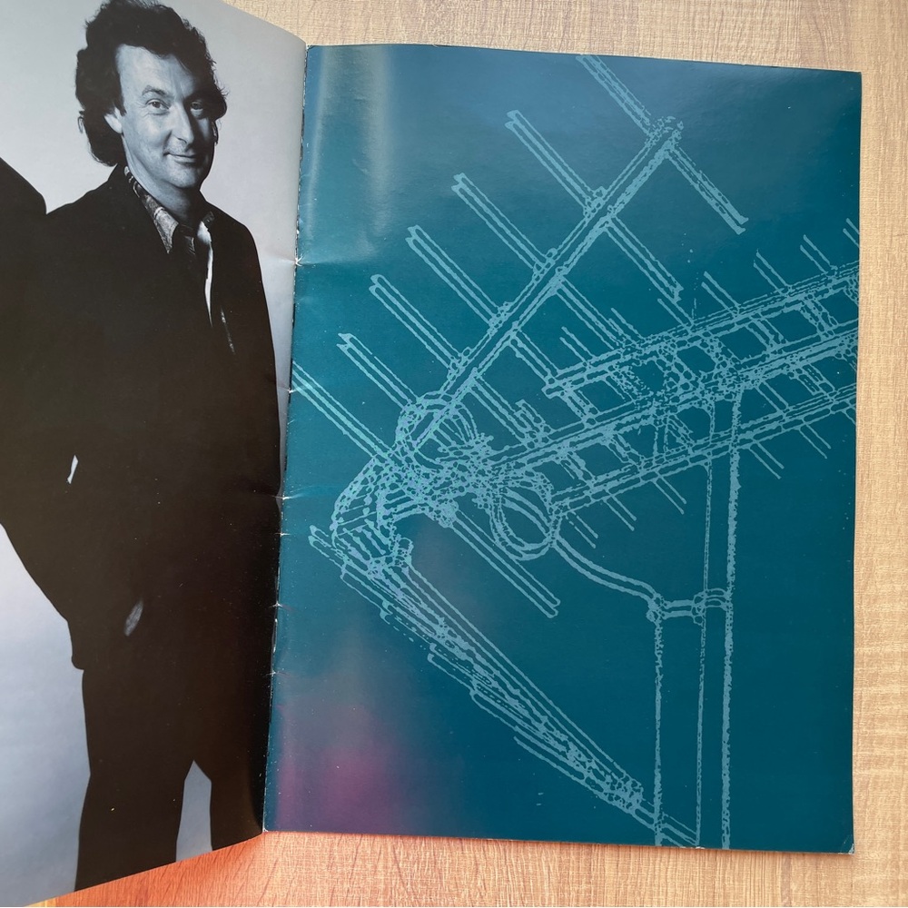 Pink Floyd 1987 tour program - Picture 7 of 15